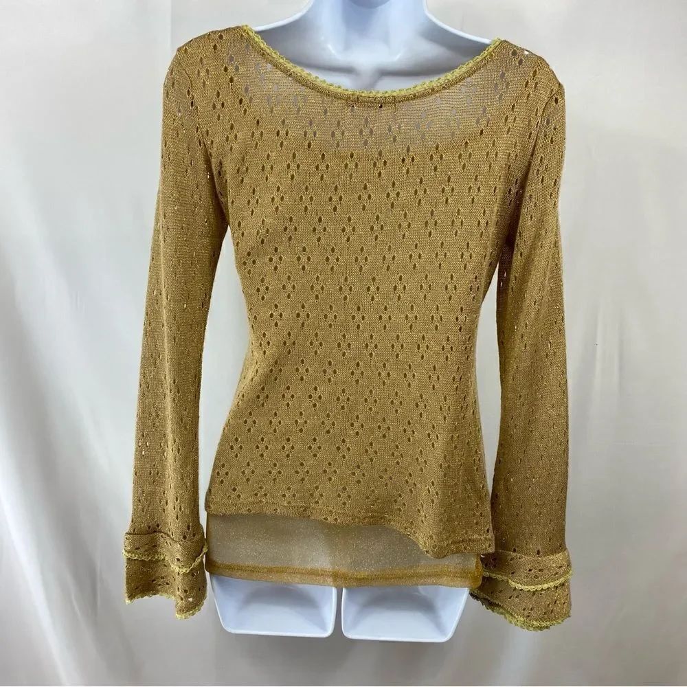 Lulumari- Gold Knit Sweater - Picture 4 of 7